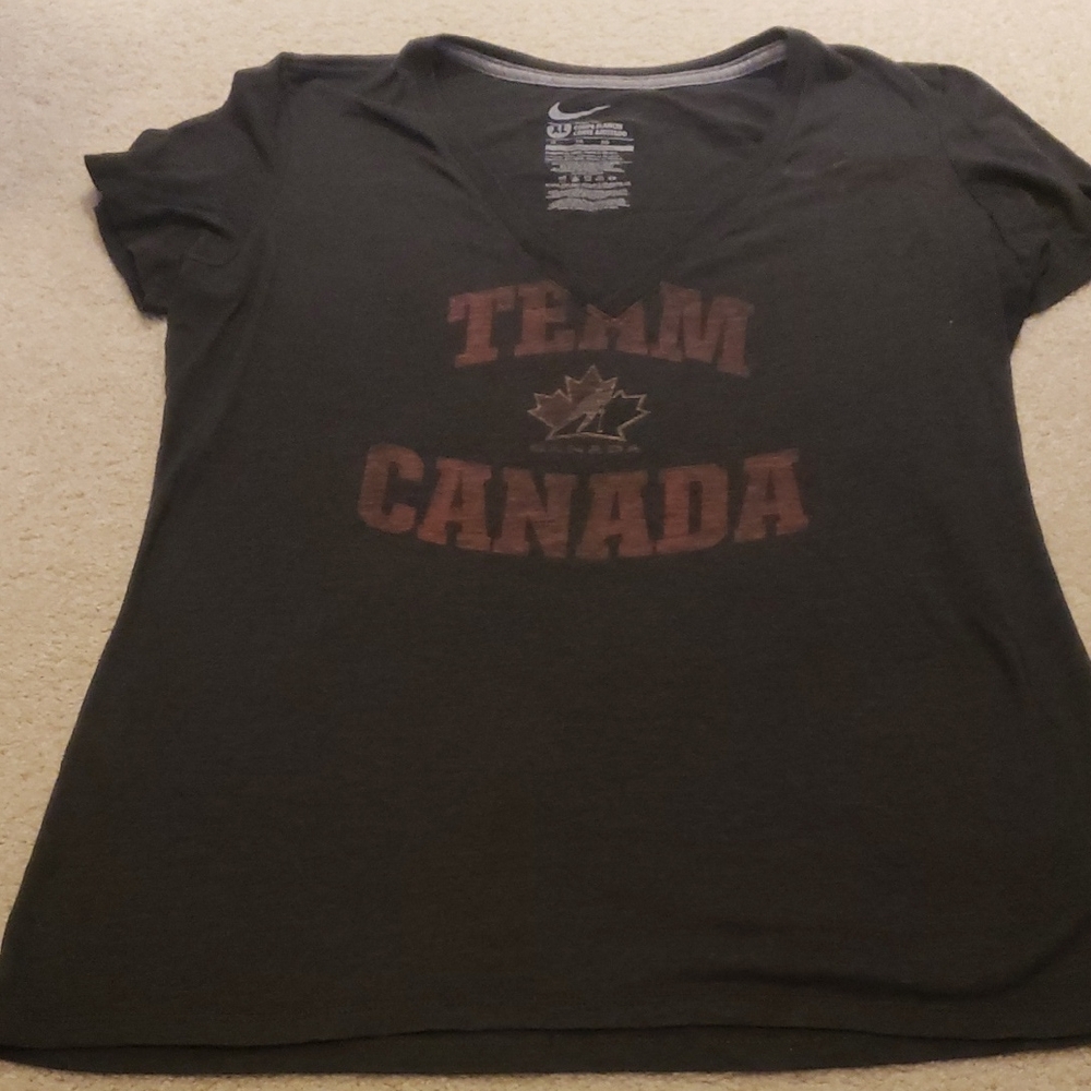 Team Canada Nike Women's XL T-Shirt